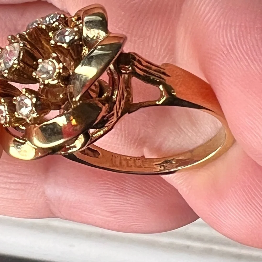 Vintage 18K Gold HGE Ring (Size 7 US) w 9 CZ Stones, Rosette Estate Jewelry, Flo - Picture 7 of 11